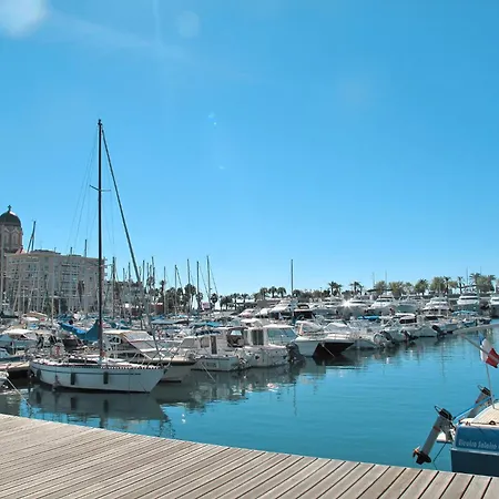 Apartment Les Calanques De Boulouris By Interhome *