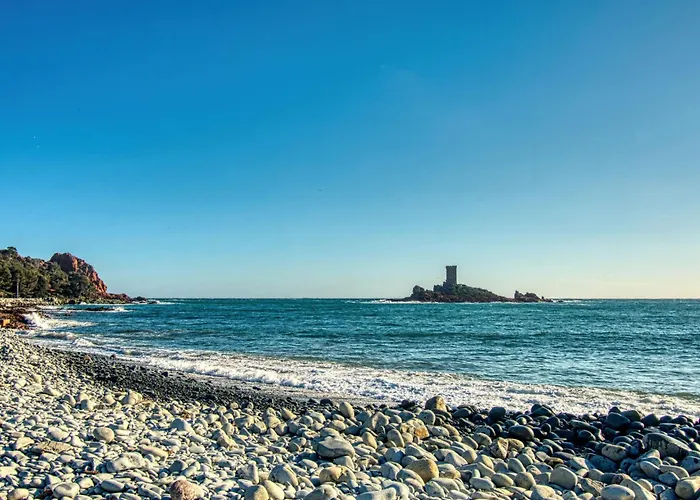 Les Calanques De Boulouris By Interhome * Сен-Рафаель